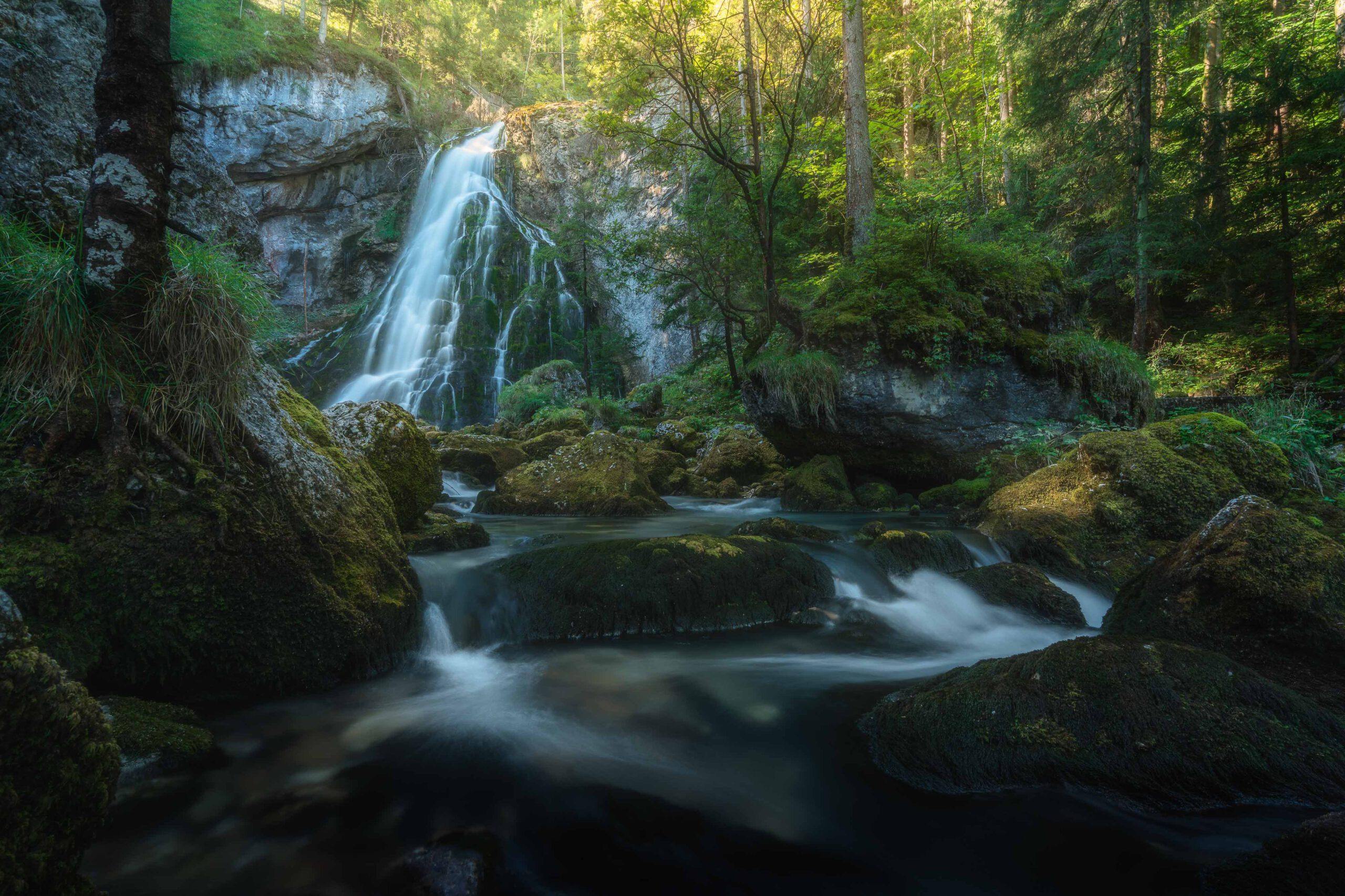 Gollinger Wasserfall blaues Wasser Salzburgerland Österreich