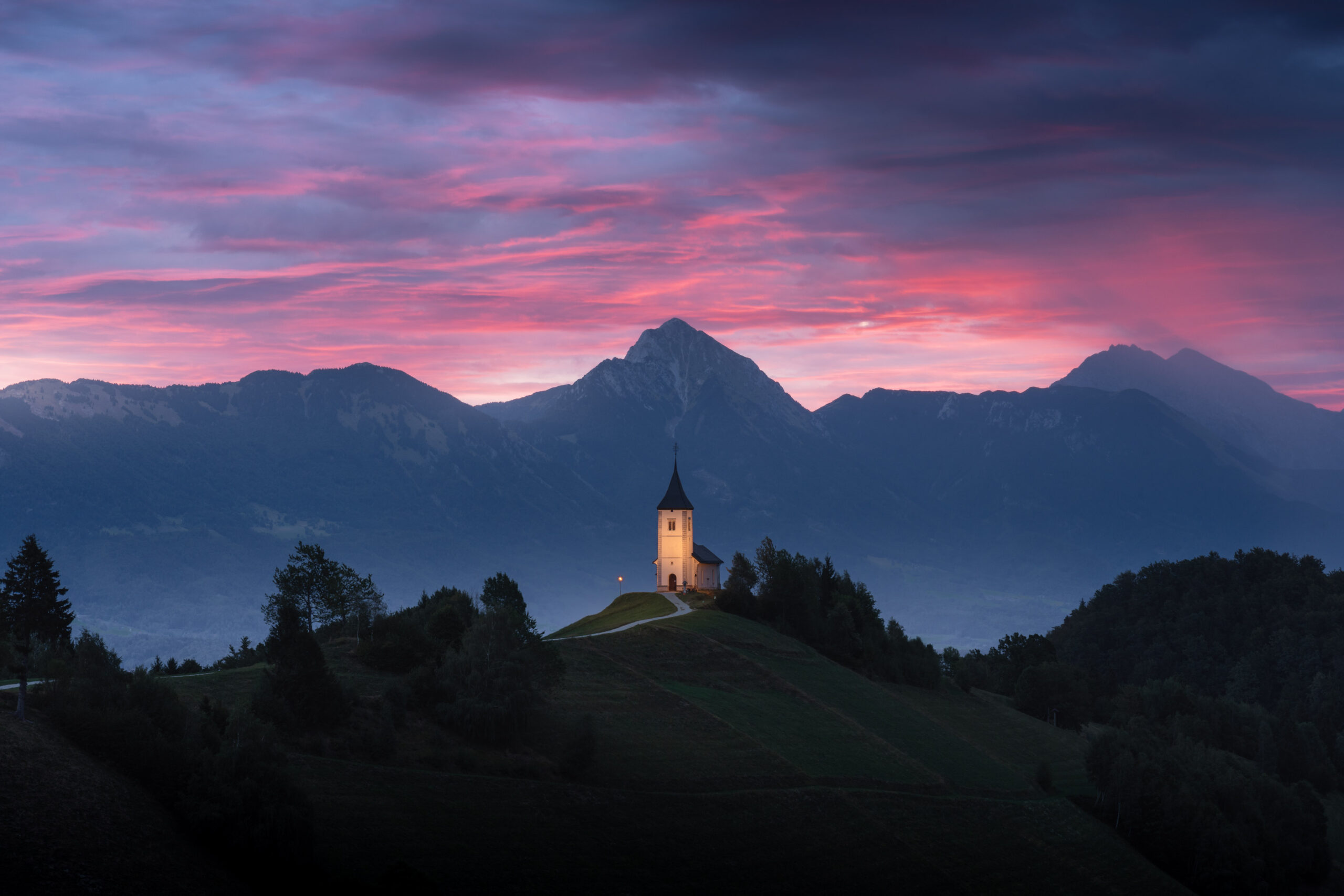 Kirche St Primus Jamnik Sonnenaufgang Morgenrot Slowenien